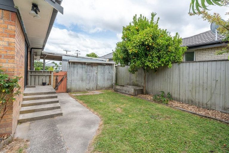 Photo of property in 1 Southsea Crescent, Silverdale, Hamilton, 3216