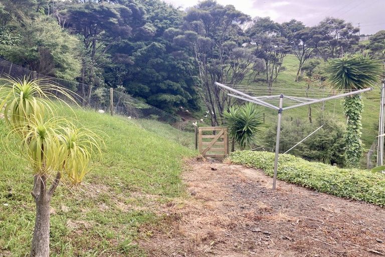 Photo of property in 220 Anderson Road, Helensville, 0875