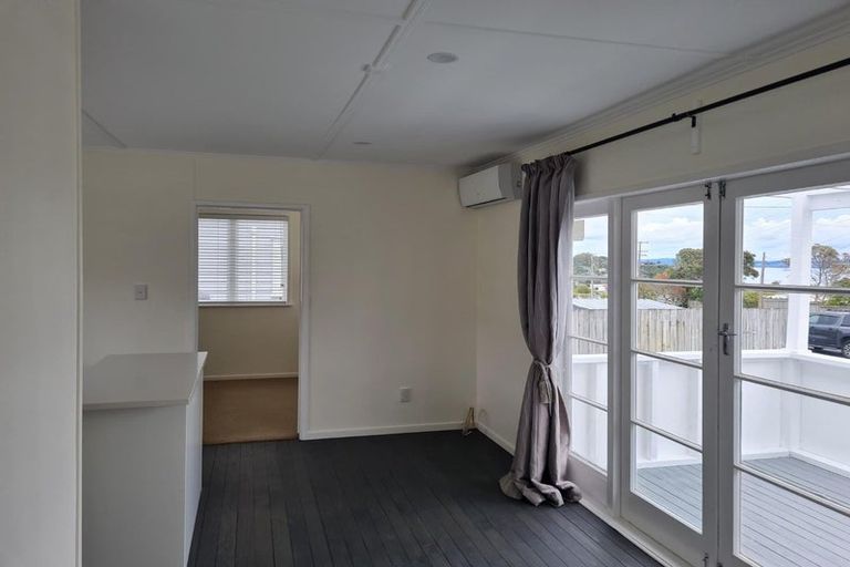 Photo of property in 2/1341 Whangaparaoa Road, Army Bay, Whangaparaoa, 0930