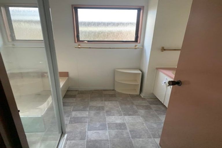 Photo of property in 10b Taksan Place, Pukete, Hamilton, 3200