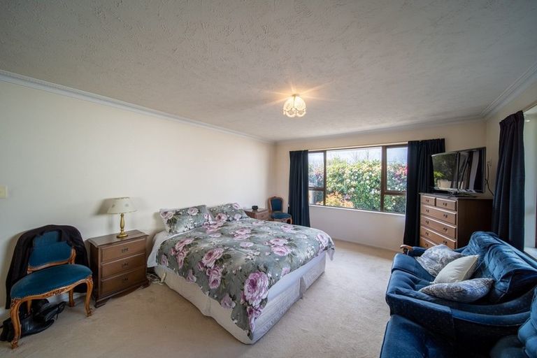 Photo of property in 2/60 Grahams Road, Burnside, Christchurch, 8041
