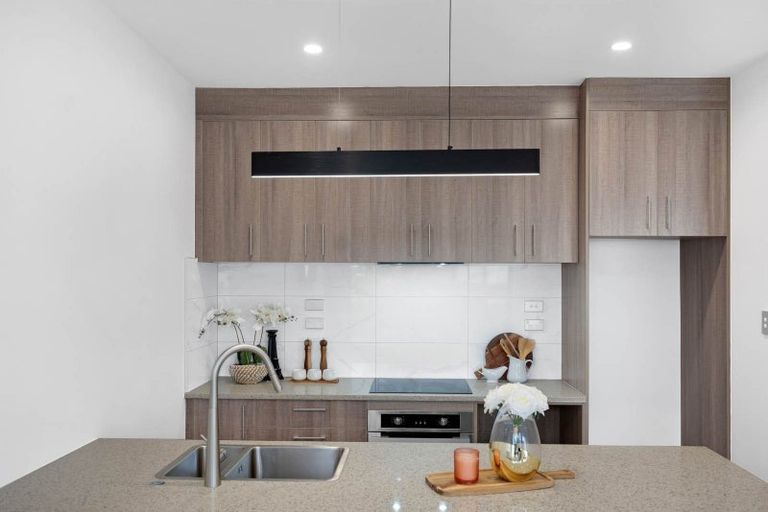 Photo of property in 19 Korokio Lane, Henderson, Auckland, 0612