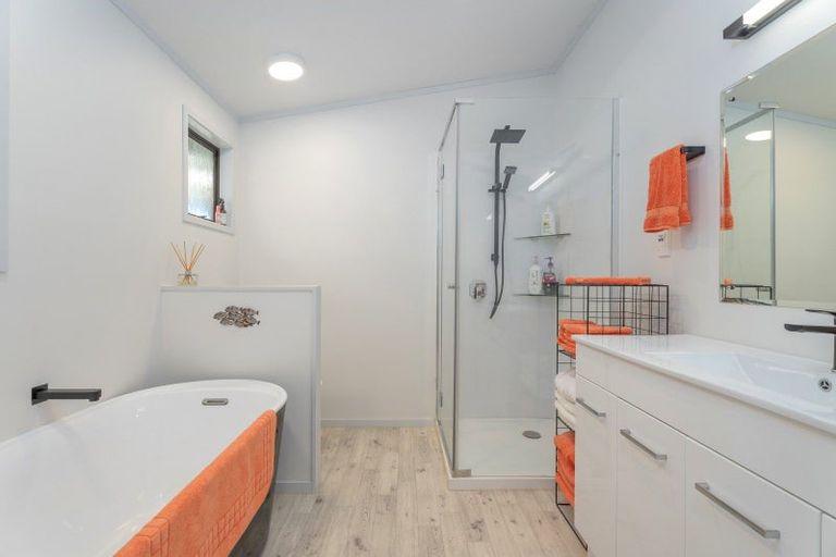 Photo of property in 104 Cook Drive, Whitianga, 3510