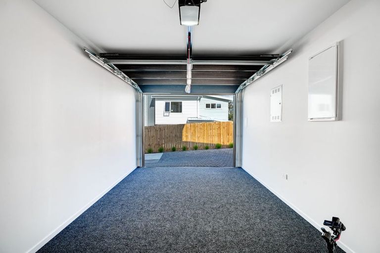 Photo of property in 21c Crosby Road, West Harbour, Auckland, 0618
