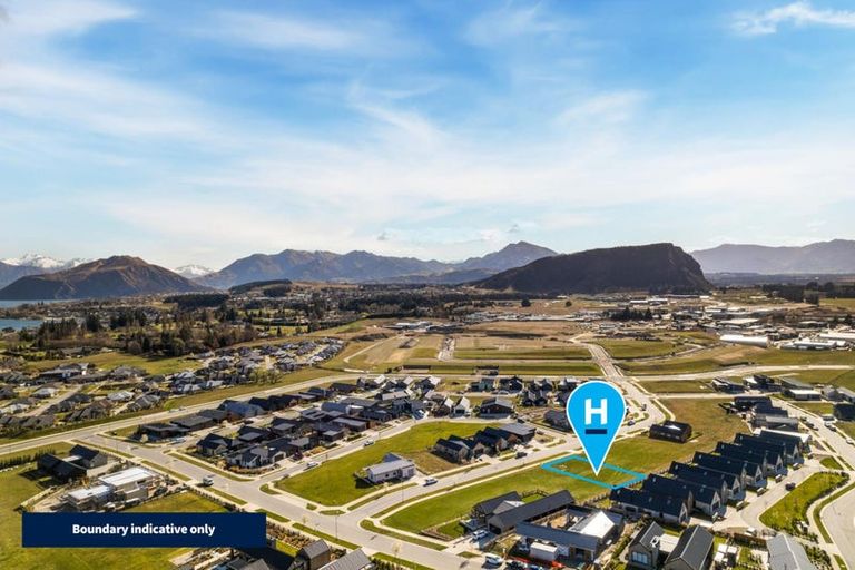 Photo of property in 10 Doug Ledgerwood Drive, Wanaka, 9305