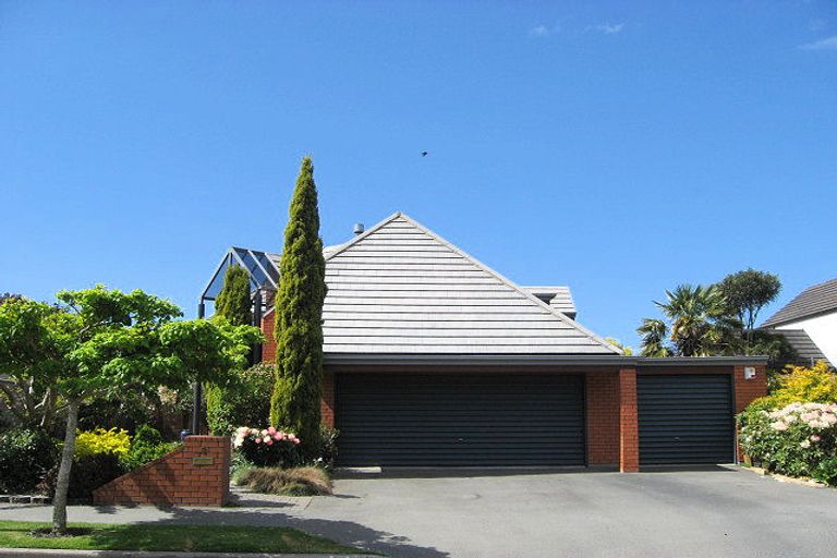 Photo of property in 5 Parkham Drive, Burnside, Christchurch, 8053