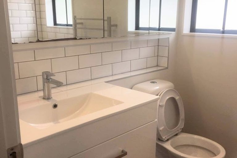 Photo of property in 8a Diosma Place, Botany Downs, Auckland, 2010