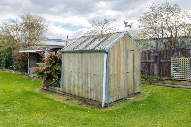 Photo of property in 28-30 Edward Street, Waimate, 7924