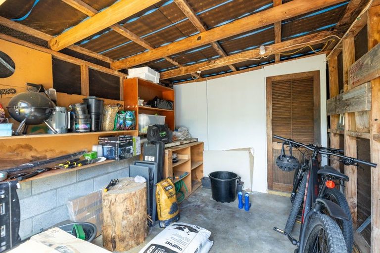 Photo of property in 2 Te Ngaere Place, Merrilands, New Plymouth, 4312