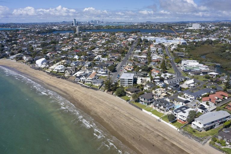 Photo of property in 5a Craig Road, Milford, Auckland, 0620