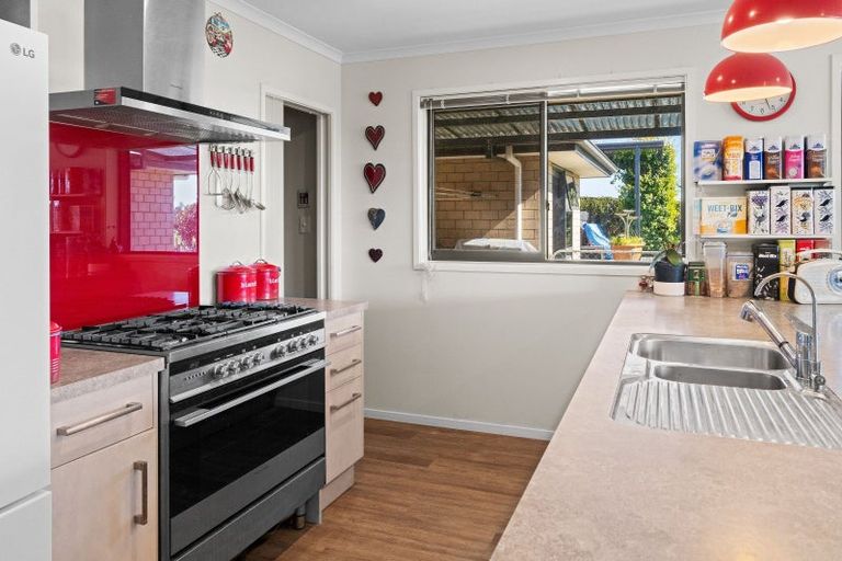 Photo of property in 30 Mountain View Drive, Manakau, Otaki, 5583