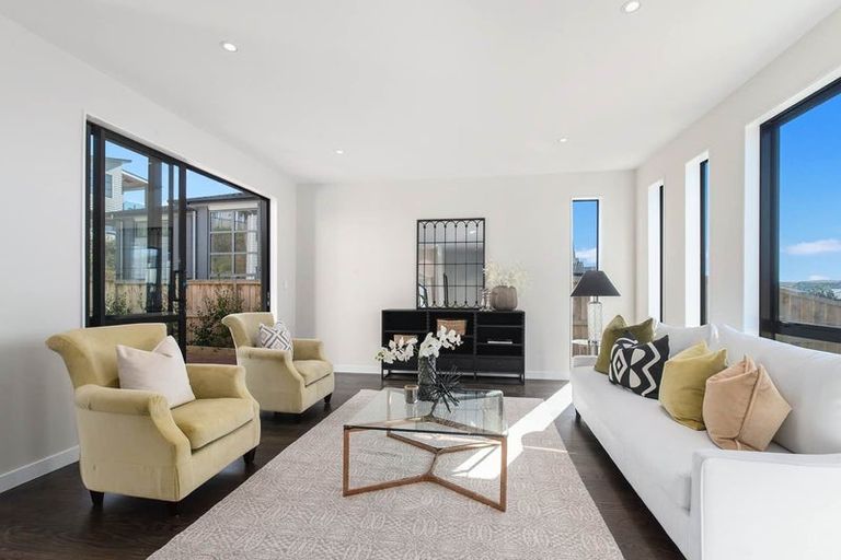 Photo of property in 32 Bounty Road, Long Bay, Auckland, 0630