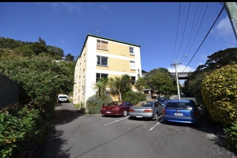 Photo of property in 8/161 Glenmore Street, Kelburn, Wellington, 6012