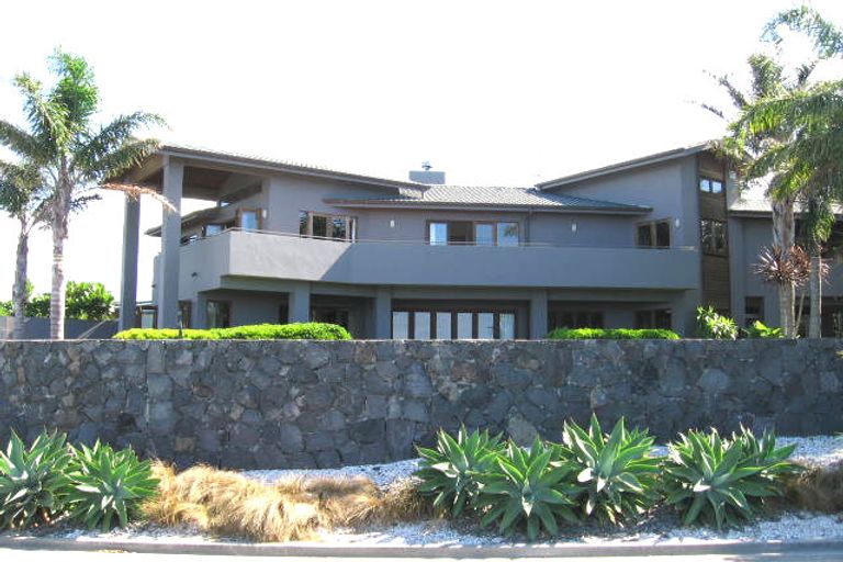 Photo of property in 41 Rock Isle Road, Torbay, Auckland, 0630