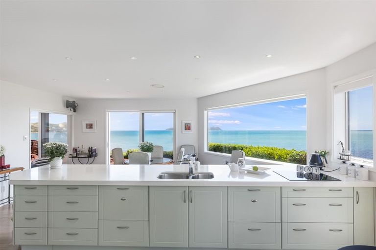 Photo of property in 11 Motuhara Road, Plimmerton, Porirua, 5026