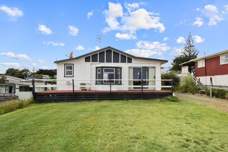 Photo of property in 84 Park Avenue, Waitarere Beach, Levin, 5510
