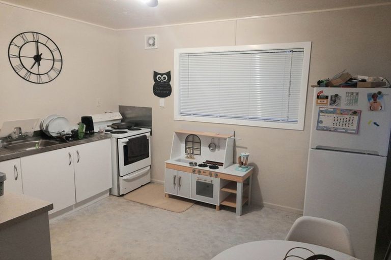 Photo of property in 2/54 Awamutu Grove, Waiwhetu, Lower Hutt, 5010