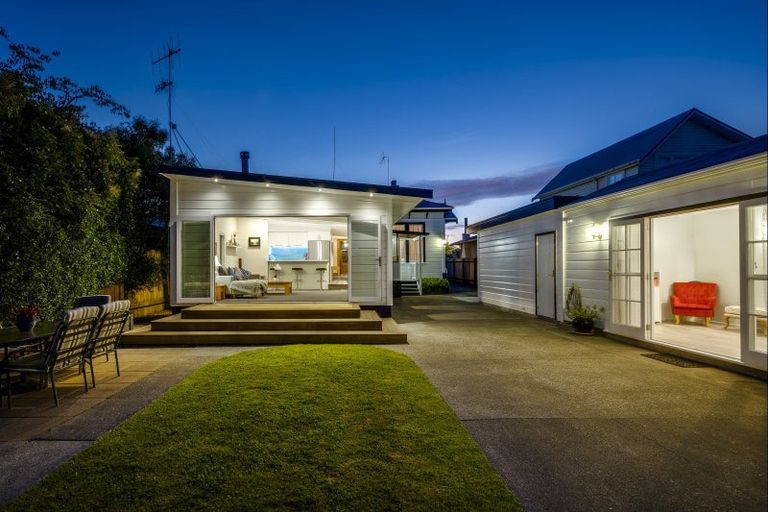 Photo of property in 11 Nelson Crescent, Napier South, Napier, 4110