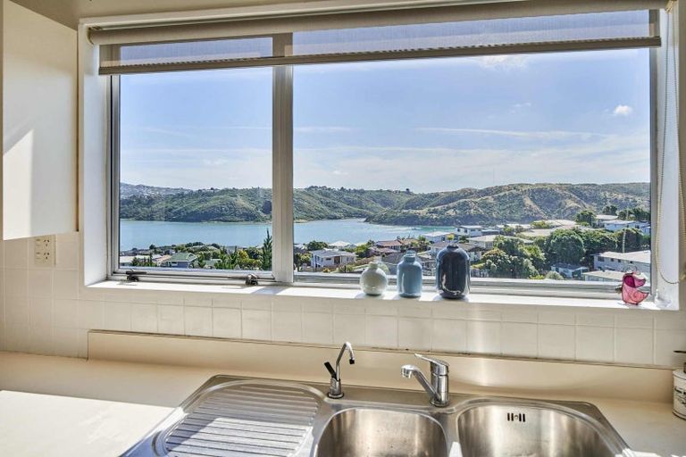 Photo of property in 10 Moray Place, Papakowhai, Porirua, 5024
