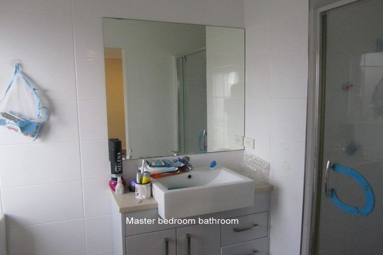 Photo of property in 119 Fernhill Way, Oteha, Auckland, 0632