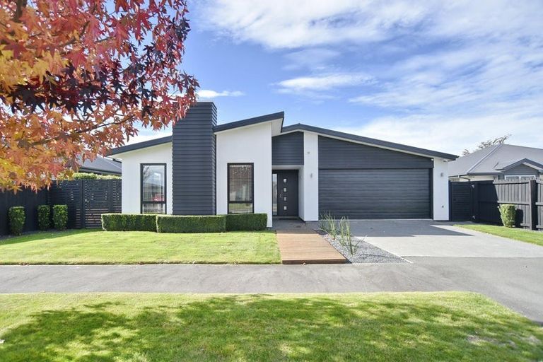 Photo of property in 26 Taiore Crescent, Marshland, Christchurch, 8083