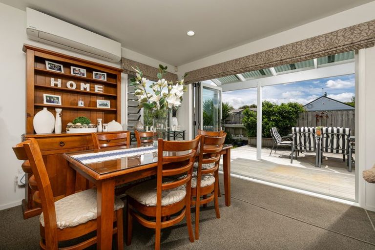 Photo of property in 5/103 Swanson Road, Henderson, Auckland, 0610