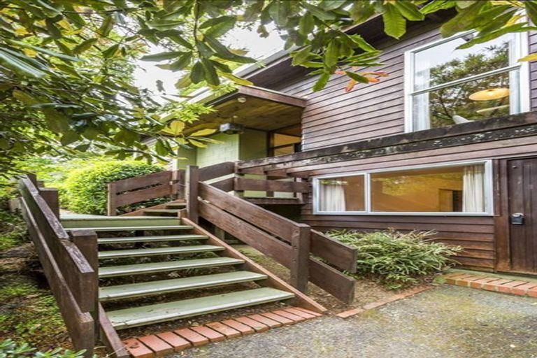 Photo of property in 72 Park Hill Road, Birkenhead, Auckland, 0626