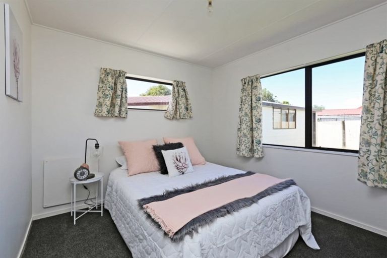 Photo of property in 24 Whiting Crescent, Greenmeadows, Napier, 4112