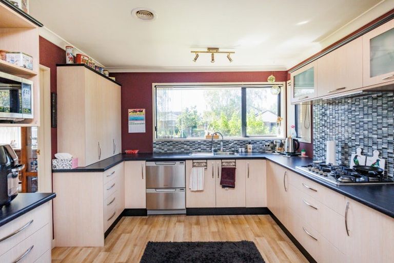 Photo of property in 15 Kentucky Way, Awapuni, Palmerston North, 4412