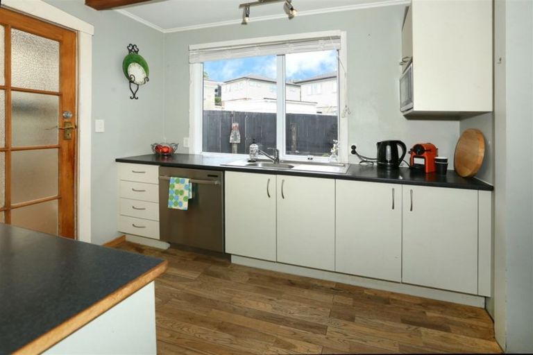Photo of property in 249a Great North Road, Henderson, Auckland, 0612