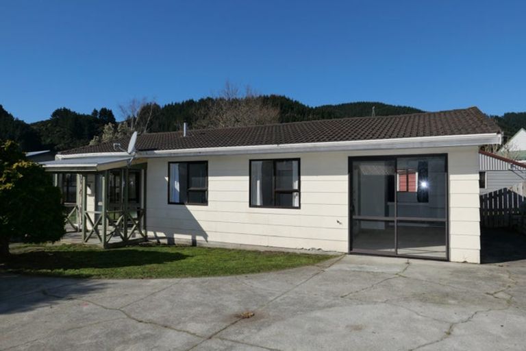 Photo of property in 13 Redwood Close, Paraparaumu, 5032