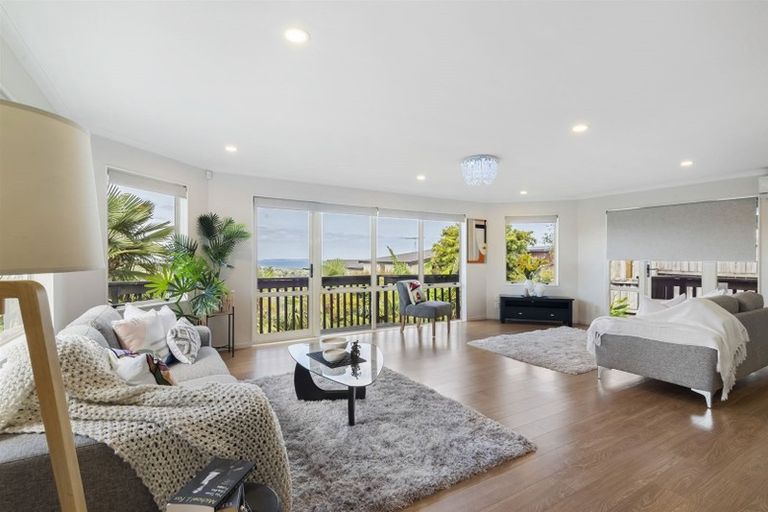 Photo of property in 941 East Coast Road, Torbay, Auckland, 0630