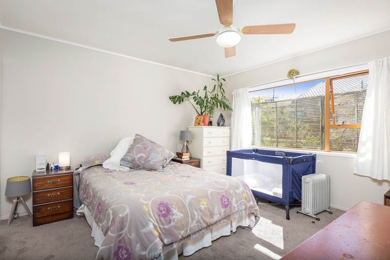 Photo of property in 15 Montclair Rise, Browns Bay, Auckland, 0630