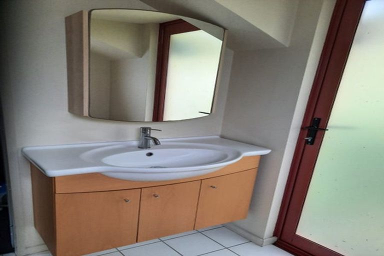 Photo of property in 21 Thatcher Crescent, Crofton Downs, Wellington, 6035