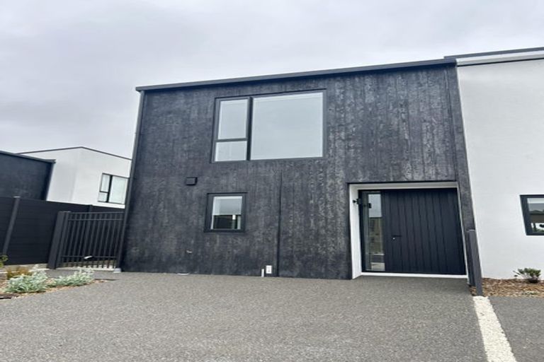 Photo of property in 1 Pipi Place, Levin, 5510