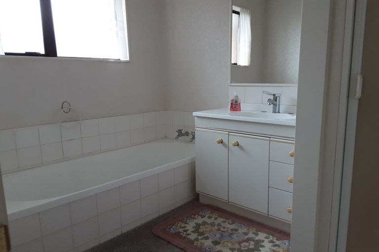 Photo of property in 6a Saint Helens Place, Tawhero, Whanganui, 4501