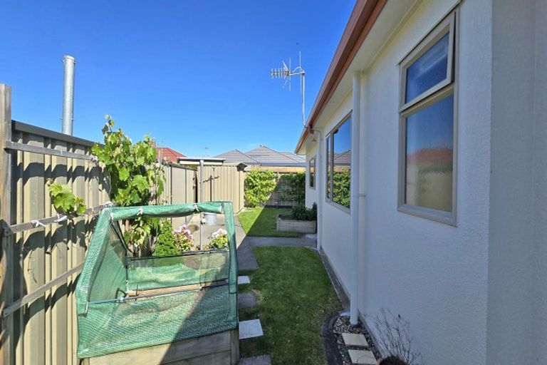 Photo of property in 12 Caulfield Place, Taradale, Napier, 4112