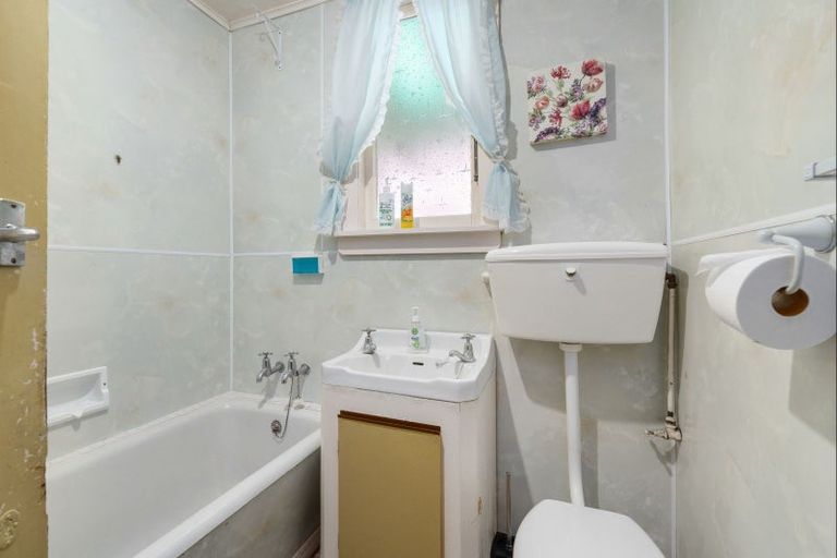 Photo of property in 2 Monckton Street, Feilding, 4702