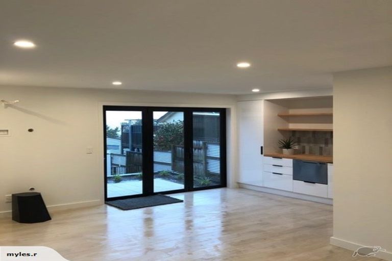 Photo of property in 29 Lookout Drive, Laingholm, Auckland, 0604