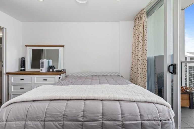 Photo of property in Proximity Apartments, 606/17 Osterley Way, Manukau, Auckland, 2104