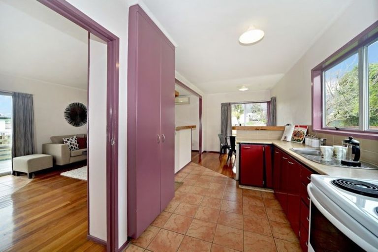 Photo of property in 5 Leatham Crescent, Opaheke, Papakura, 2113