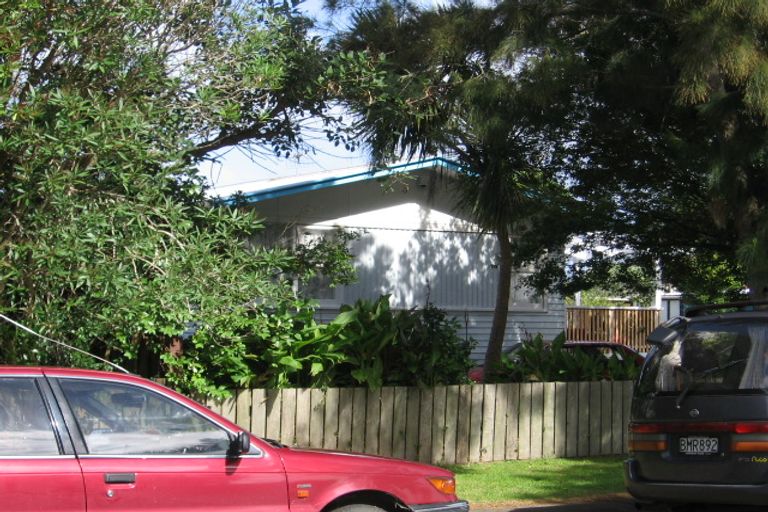 Photo of property in 60 Pinedale Place, Henderson, Auckland, 0610