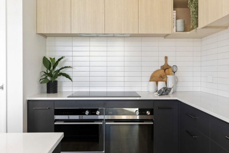 Photo of property in 32 Swanson Road, Henderson, Auckland, 0610