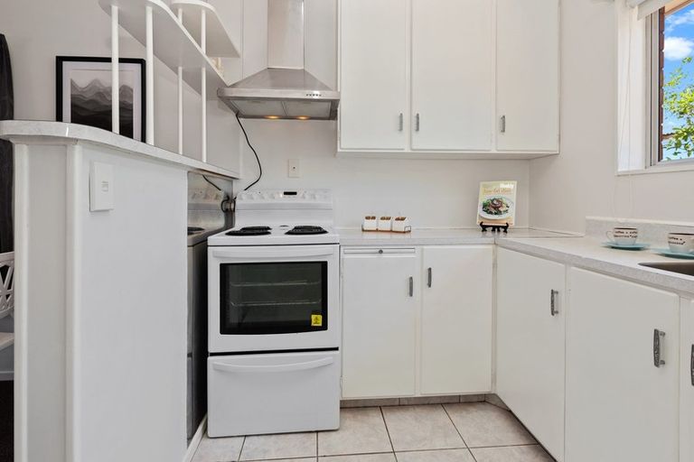 Photo of property in 2/16 Akehurst Avenue, New Lynn, Auckland, 0600