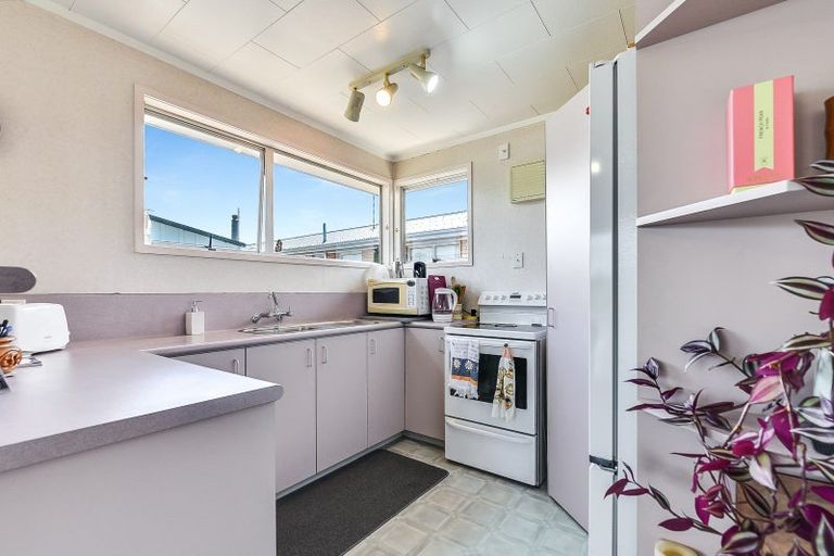 Photo of property in 1 Poaka Avenue, Dinsdale, Hamilton, 3204