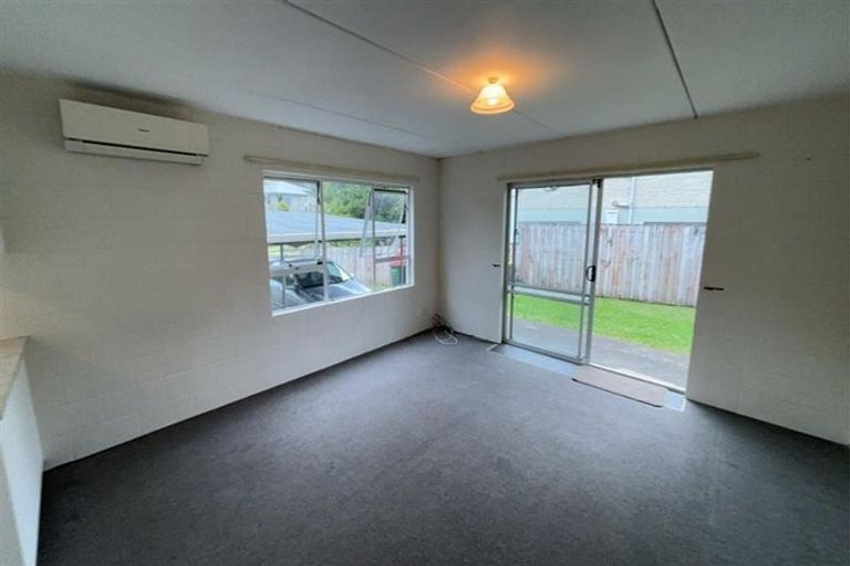 Photo of property in 31 Cumberland Street, Merrilands, New Plymouth, 4312