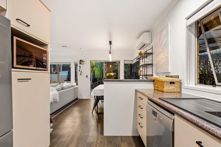 Photo of property in 23 Cinnabar Place, Westgate, Auckland, 0614