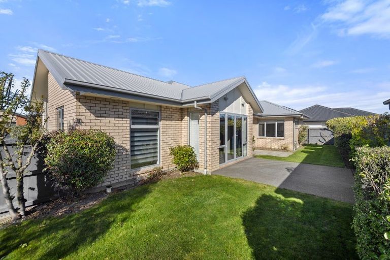 Photo of property in 10 Saint Peters Close, Woolston, Christchurch, 8062