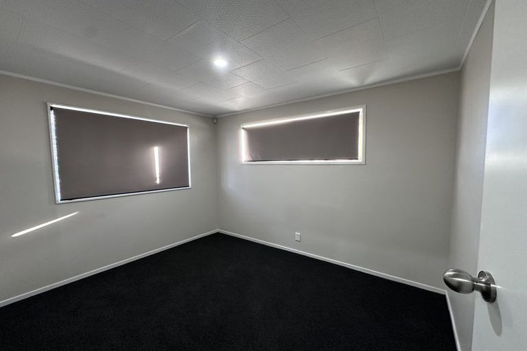 Photo of property in 2/30 Kennington Drive, Clendon Park, Auckland, 2103