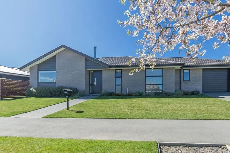 Photo of property in 17 Farthing Drive, Prebbleton, 7604